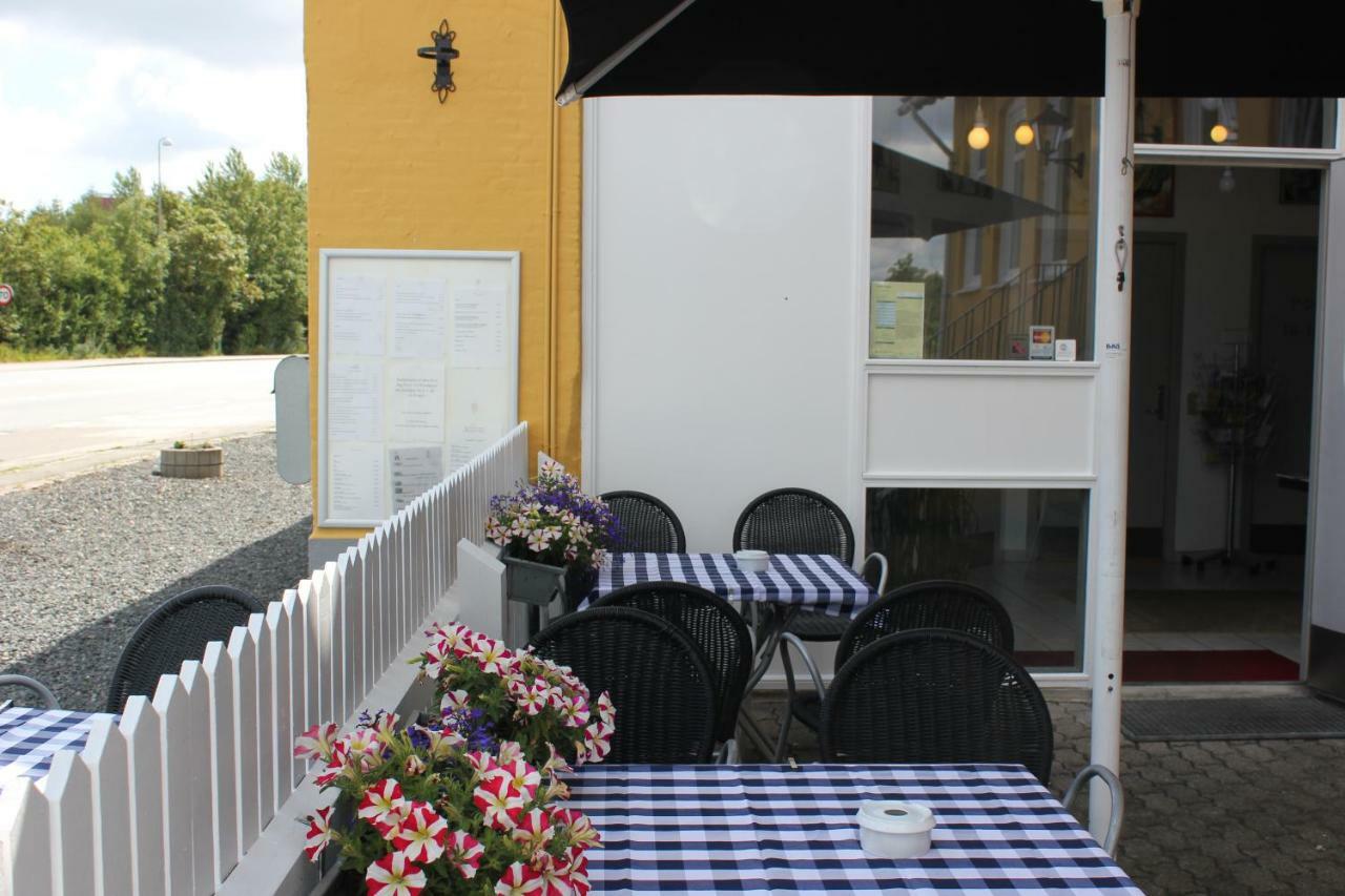 Solyst Kro- Restaurant Og Hotel I/S أبينرا المظهر الخارجي الصورة